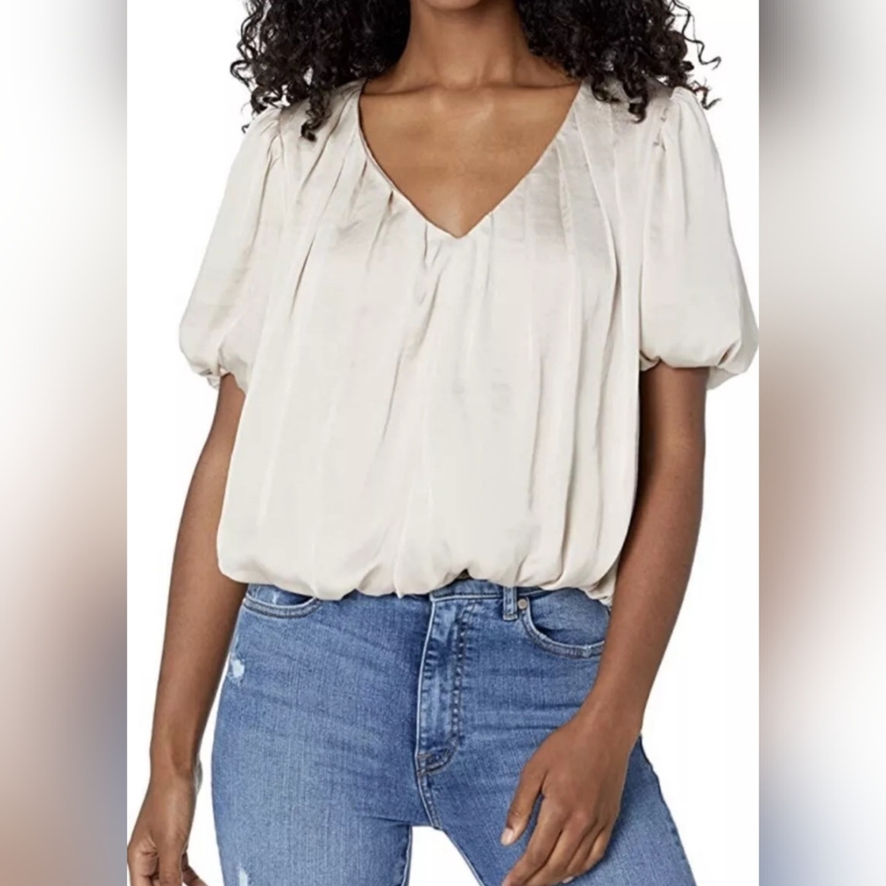 ASTR The Label Bubble Hem Blouse Sz XL Champagne Color V Neck